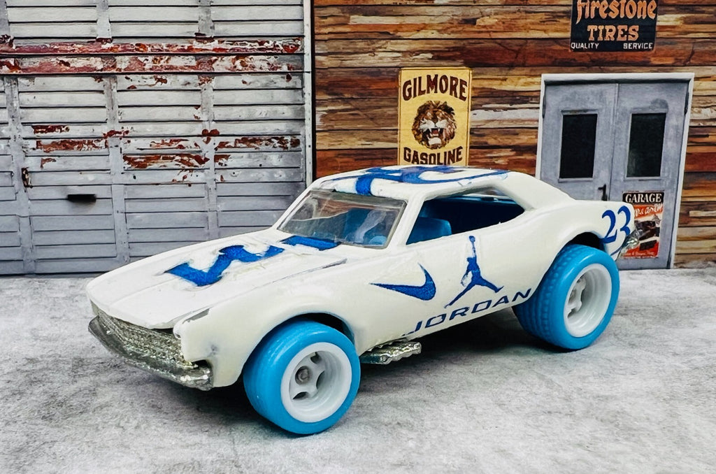 🔥🔥🔥Hotwheels Custom 1967 Chevy CAMARO AIR JORDAN  C21 🔥🔥🔥