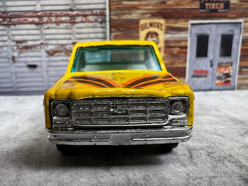 🔥🔥🔥 Yatming Chevy Stepside Pickup yellow Folding Tailgate  C12🔥🔥🔥