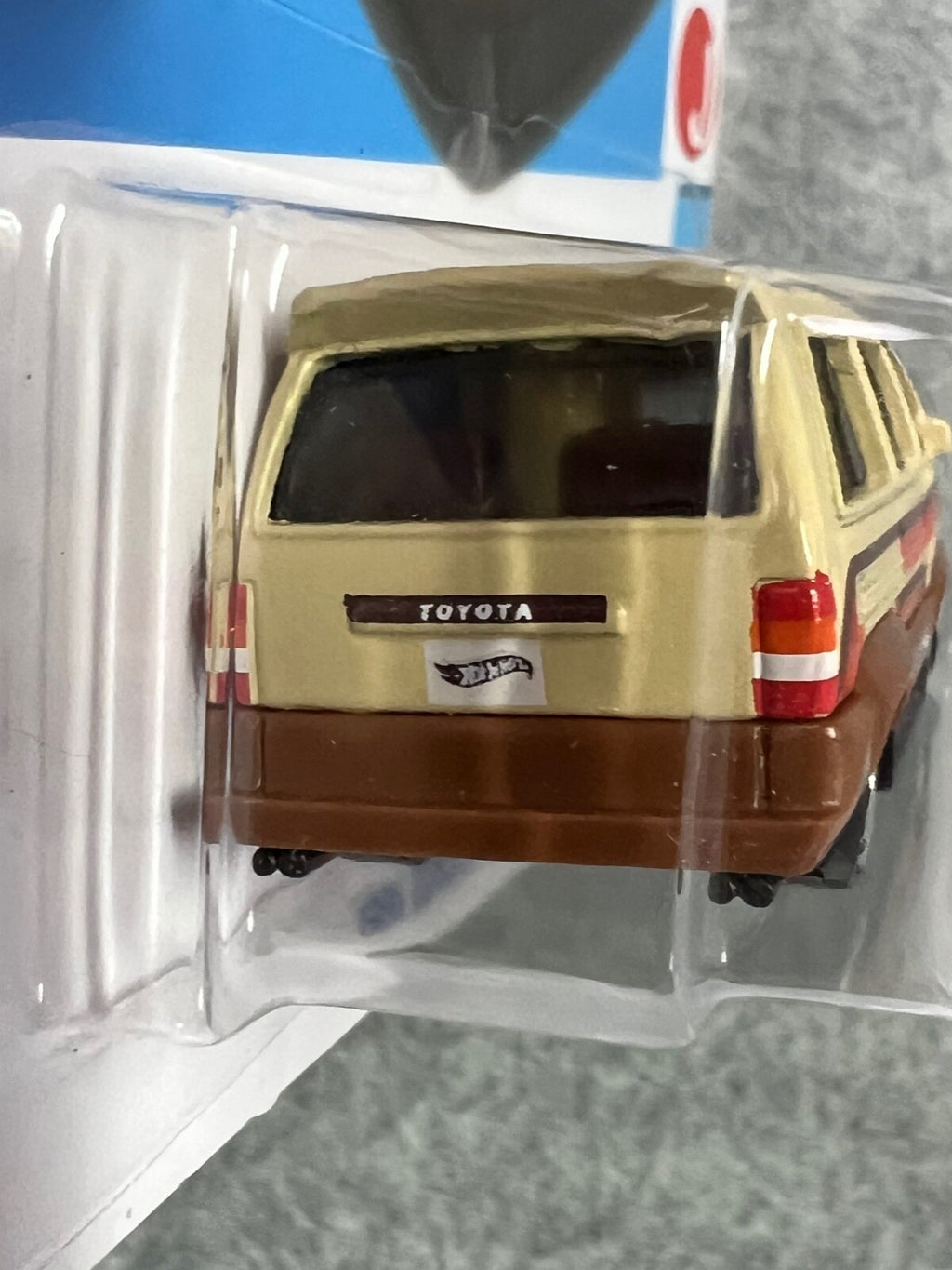🔥🔥🔥Hot Wheels 2023 HW J-Imports 6/10 Tan 1986 Toyota Van H24🔥🔥🔥