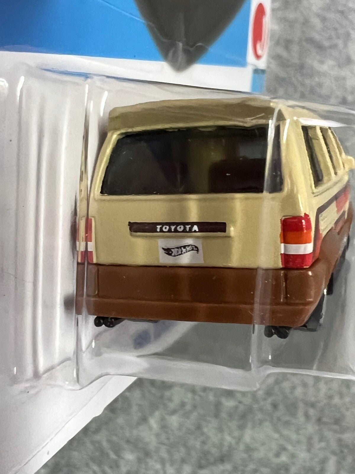 🔥🔥🔥Hot Wheels 2023 HW J-Imports 6/10 Tan 1986 Toyota Van H24🔥🔥🔥