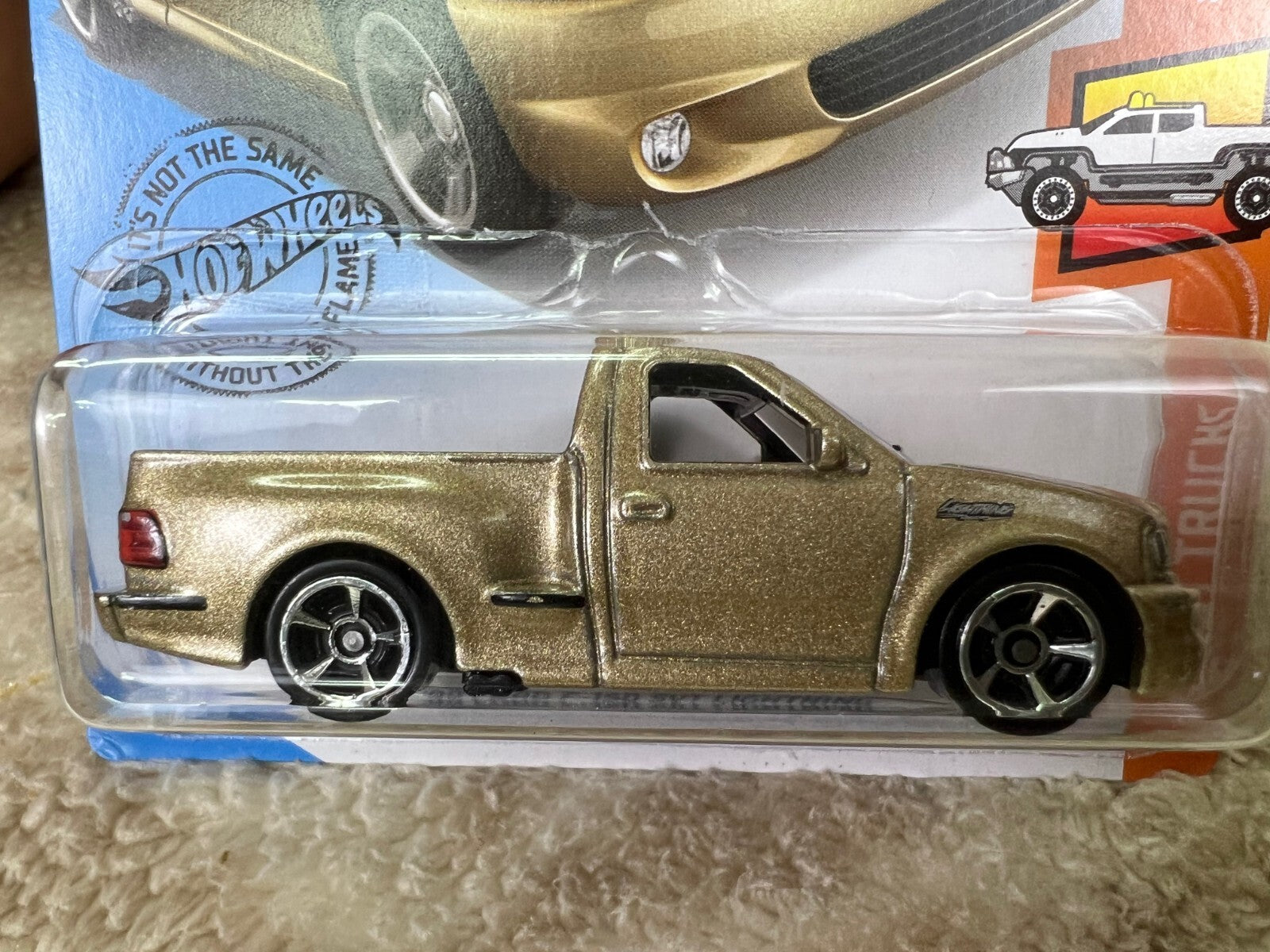 🇺🇸🇺🇸Hot Wheels HW Hot Trucks ‘99 Ford F-150 SVT Lightning Gold HW18🇺🇸🇺🇸