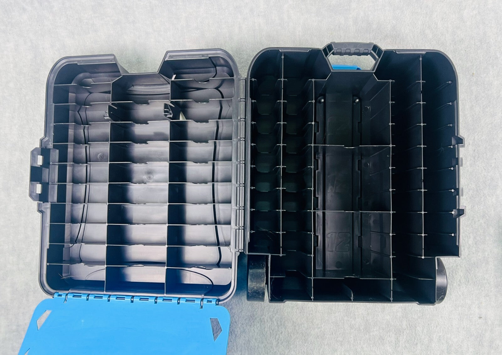 🇺🇸🇺🇸Hot Wheels Challenge Accepted 110 Plastic Car Carrying Case🇺🇸🇺🇸