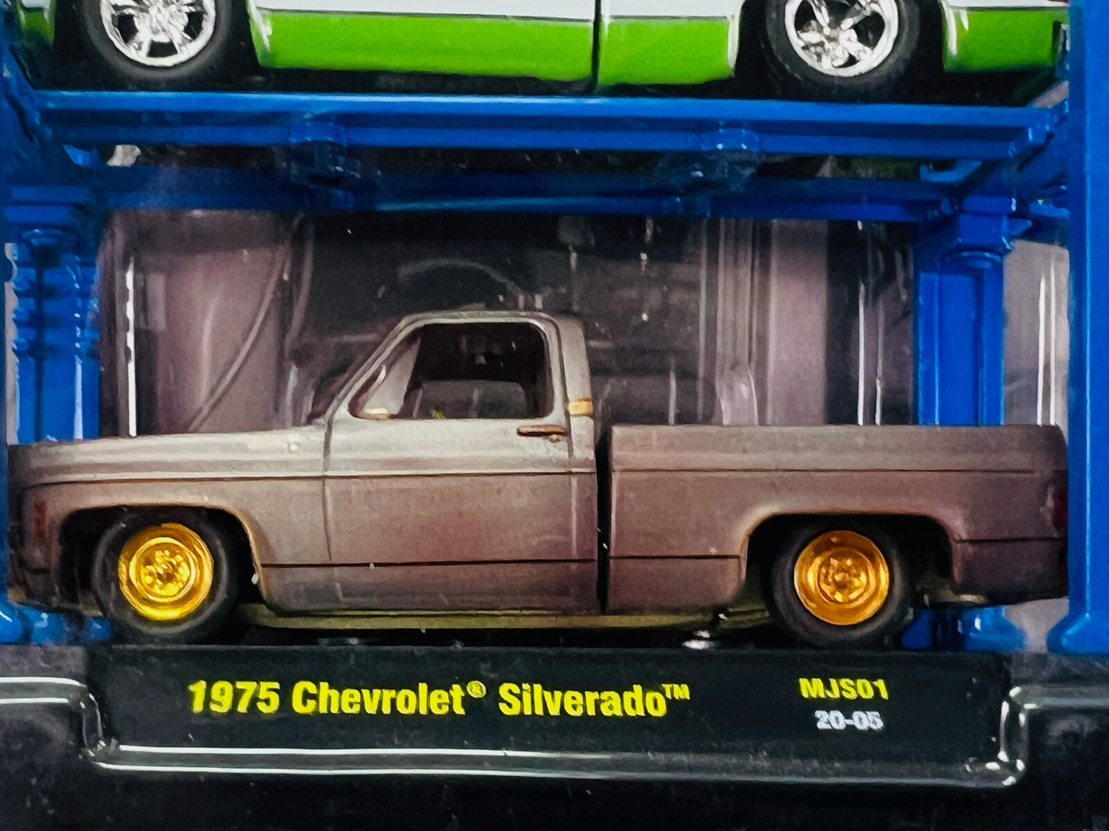 🇺🇸M2 Machines AUTO LIFT 1975 CHEVROLET SILVERADO  MiJo Speed Shop CHASE🇺🇸
