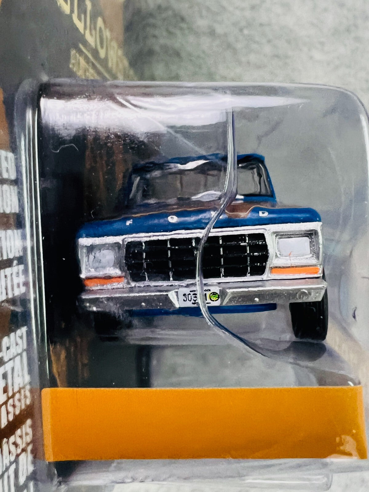 🔥🔥🔥Greenlight Yellowstone Hollywood 1978 Ford F-250 BLUE RIMS CHASE H33🔥🔥🔥