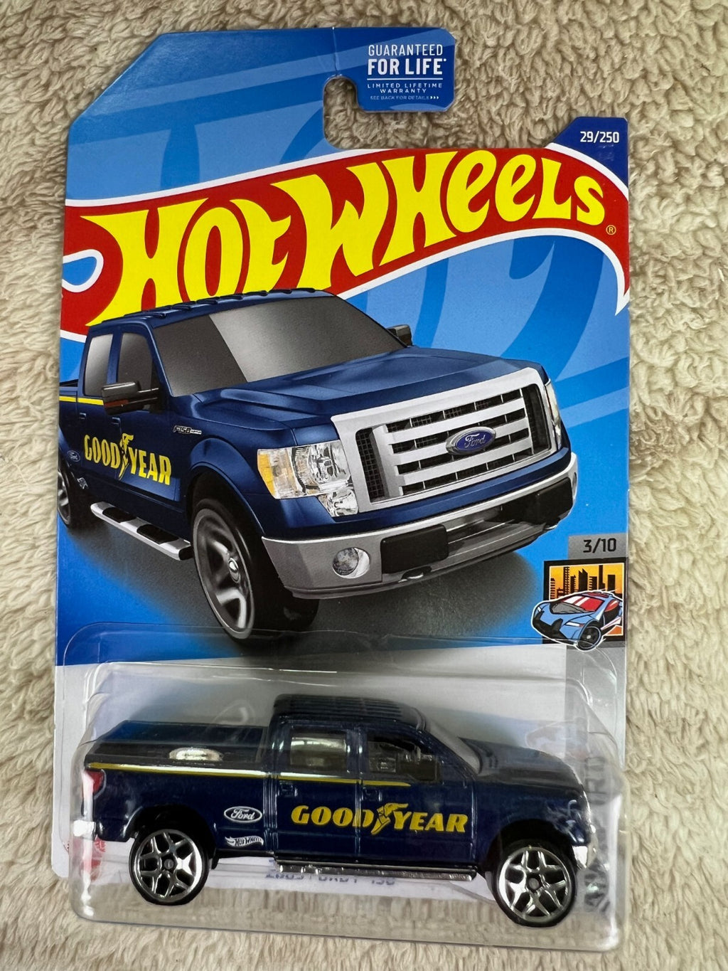 🇺🇸🇺🇸 Hot Wheels 2009 FORD F-150 HW Metro' Series Goodyear HW05🇺🇸🇺🇸