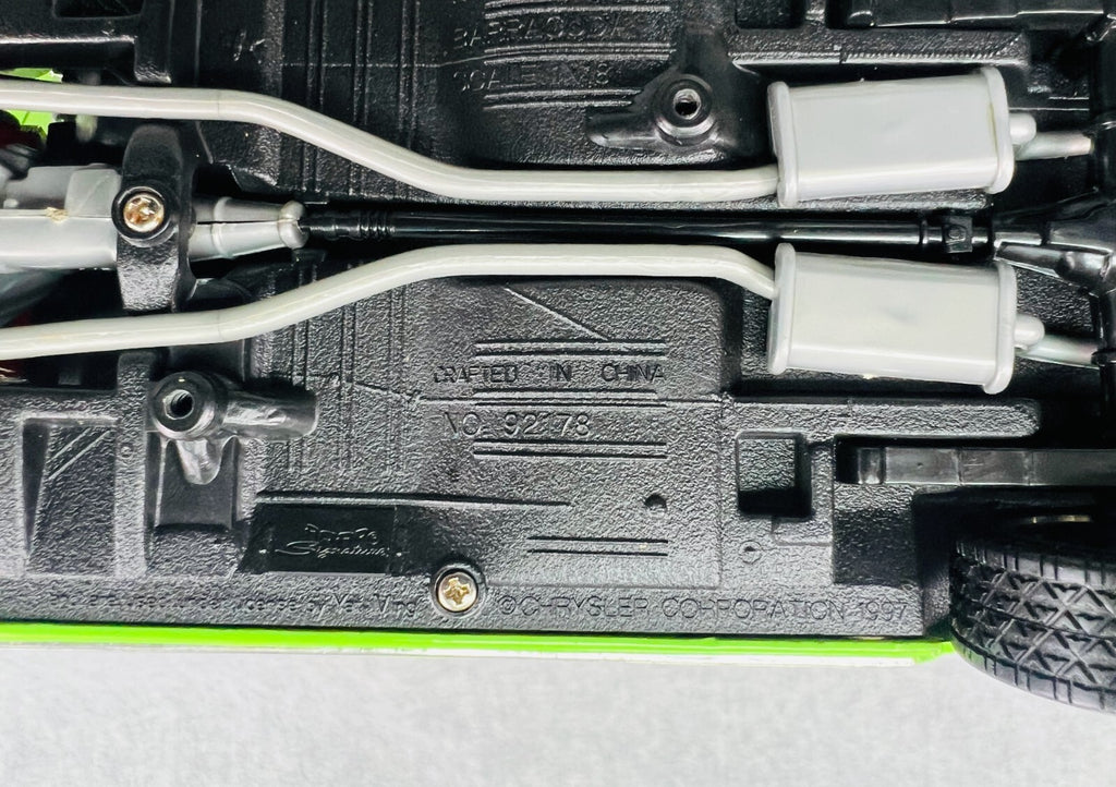 🔥Road Model Signature Cars 1969 Plymouth Barracuda 383 1:18 Die Cast Lime Green