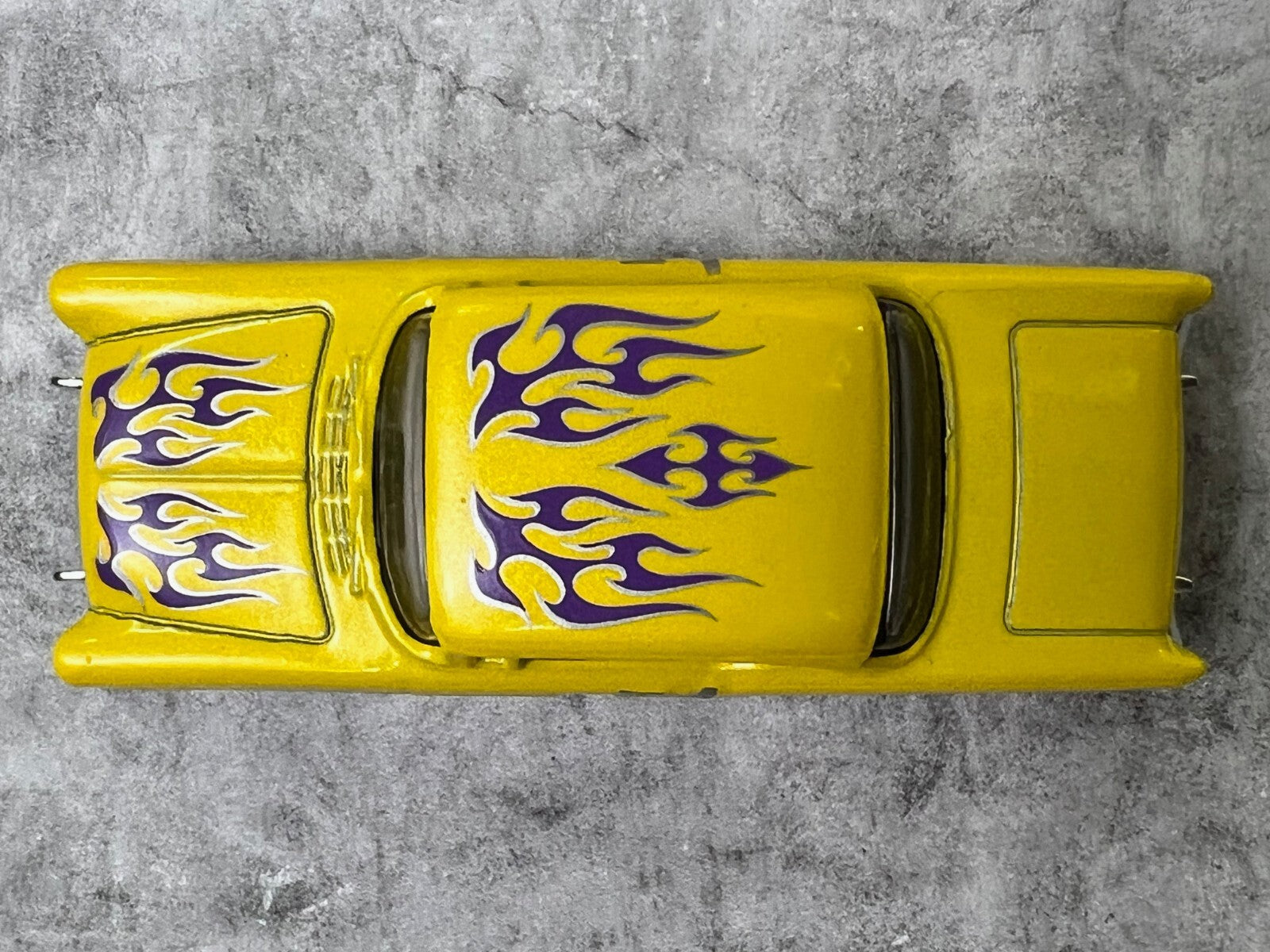 🔥🔥🔥Hot Wheels 2006 '55 Chevy Yellow Purple Flames C1🔥🔥🔥