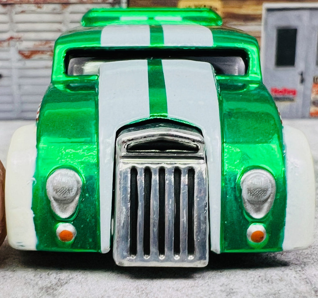 🎄🎄🎄Hot wheels 2013 Holiday Car Club Exclusive Drag Dairy Green C13🎄🎄🎄