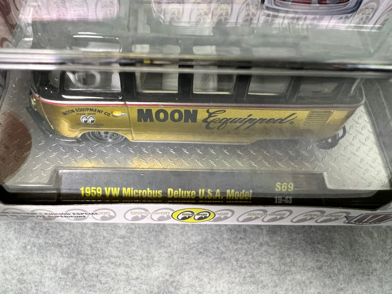 🔥M2 Machines Mooneyes Hobby Liquid Gold 1959 VW Mircrobus Deluxe USA S69 H14🔥