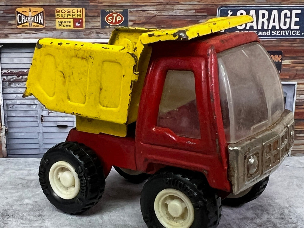 🔥🔥🔥Vintage Buddy L Small Yellow  Red Dump Truck Hong Kong C2🔥🔥🔥