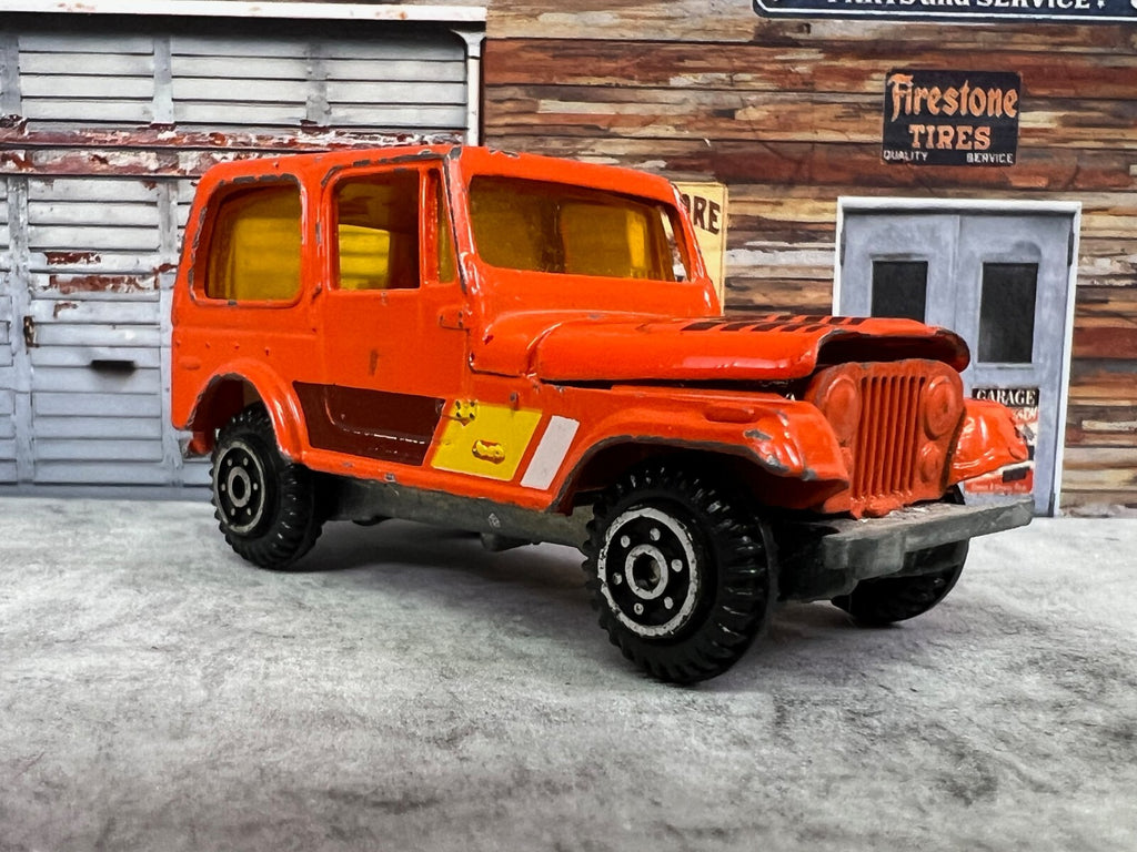 🔥🔥🔥Yatming #1603 Jeep CJ-7 Hard Top Orange w/Metal Base CJ7 C3🔥🔥🔥