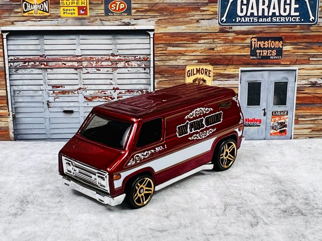 🔥🔥🔥Hot Wheels  HW Rescue Super Van HW Fire Chief C16🔥🔥🔥