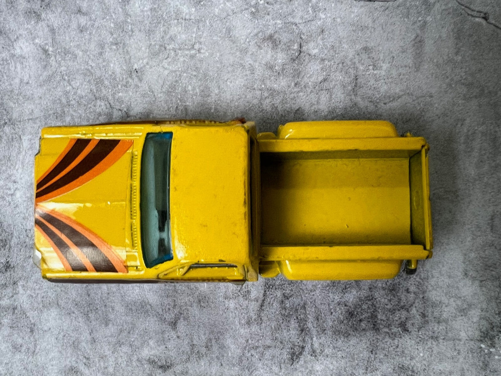 🔥🔥🔥 Yatming Chevy Stepside Pickup yellow Folding Tailgate  C12🔥🔥🔥