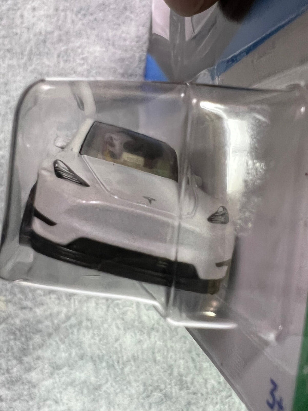 🔥🔥🔥Hotwheels Tesla Model Y White #37 Green Speed H24🔥🔥🔥