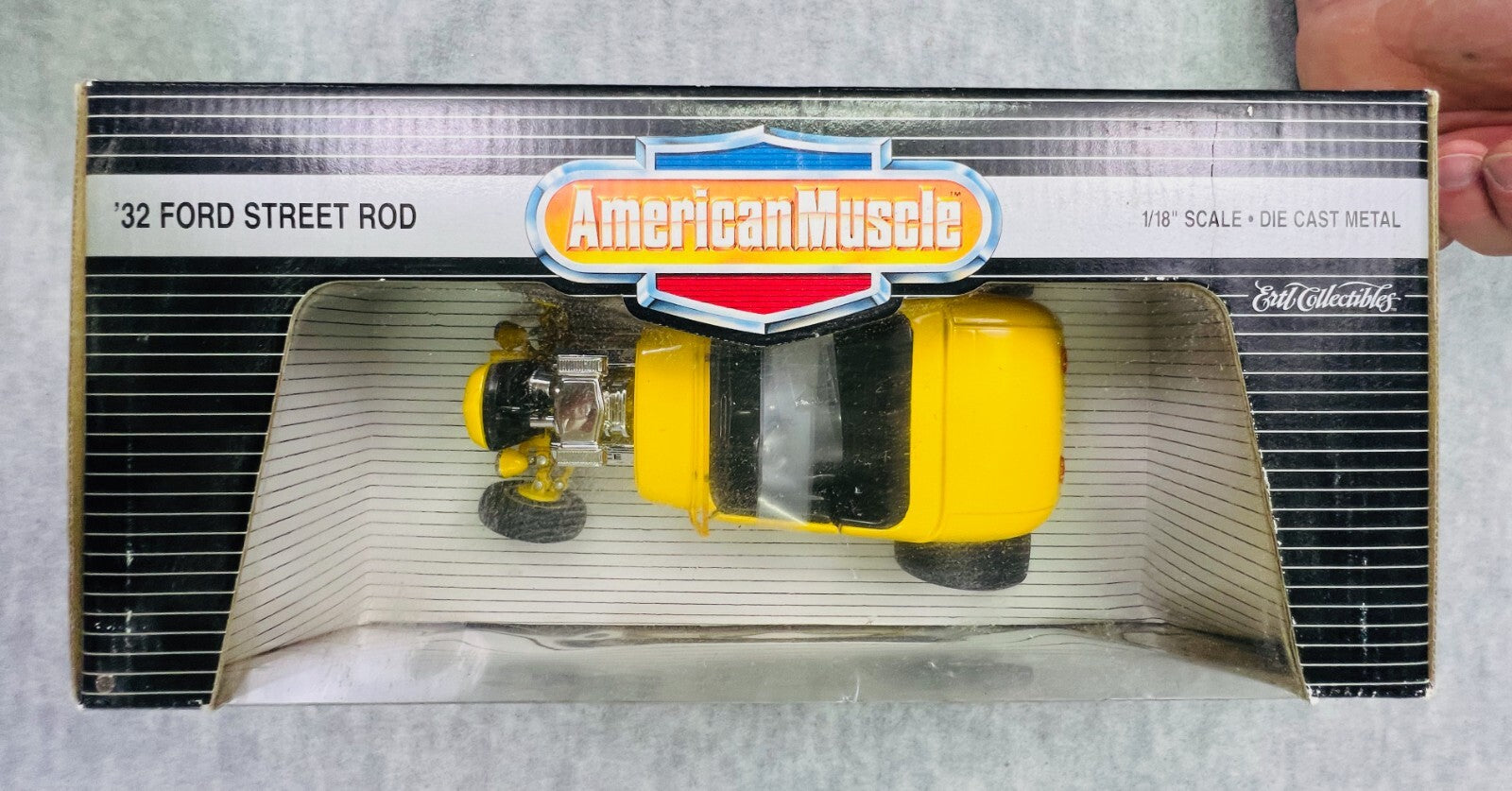 🔥🔥🔥ERTL American Muscle 1932 Ford Street Rod 1:18 Scale Yellow🔥🔥🔥