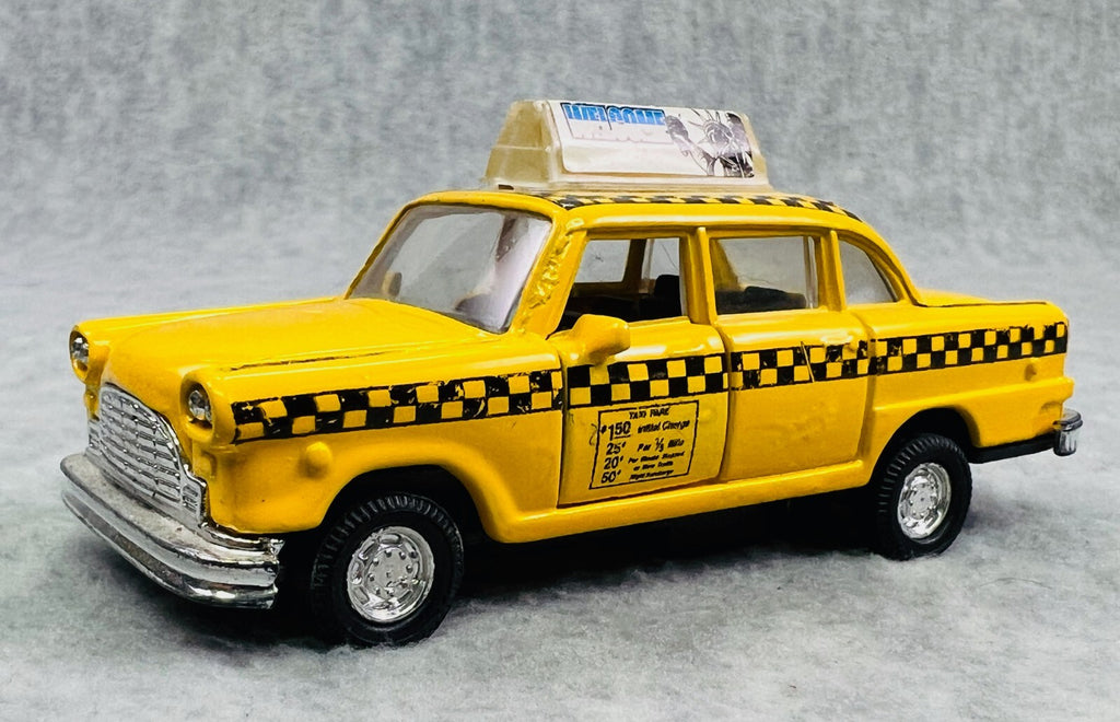 🔥🔥🔥Checker Taxi Cab 4 1/2" Long Pull-back Motor Made In China 🔥🔥🔥