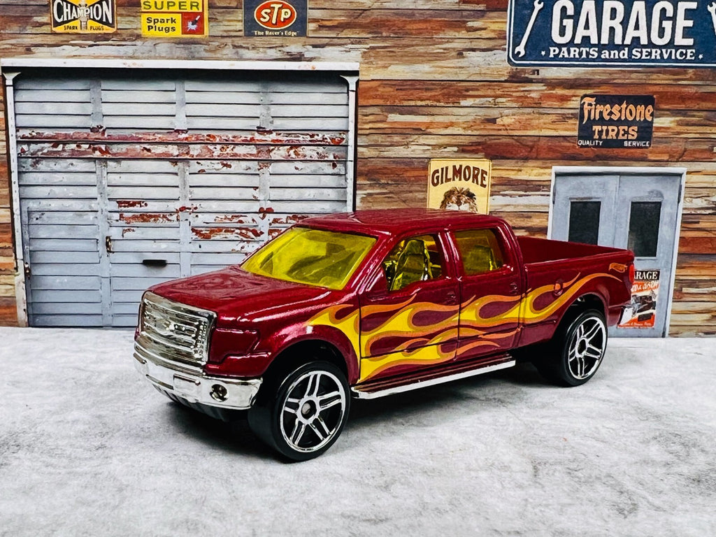🔥🔥🔥Hot Wheels 2009 Ford F-150 Red w/ Flames Pickup Truck C17🔥🔥🔥