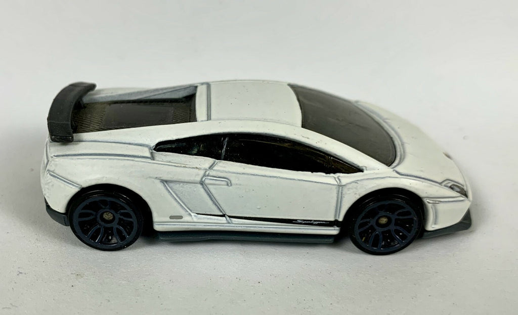 Hot Wheels 2011 HW Premiere Lamborghini Gallardo LP 570-4 Superleggera in White