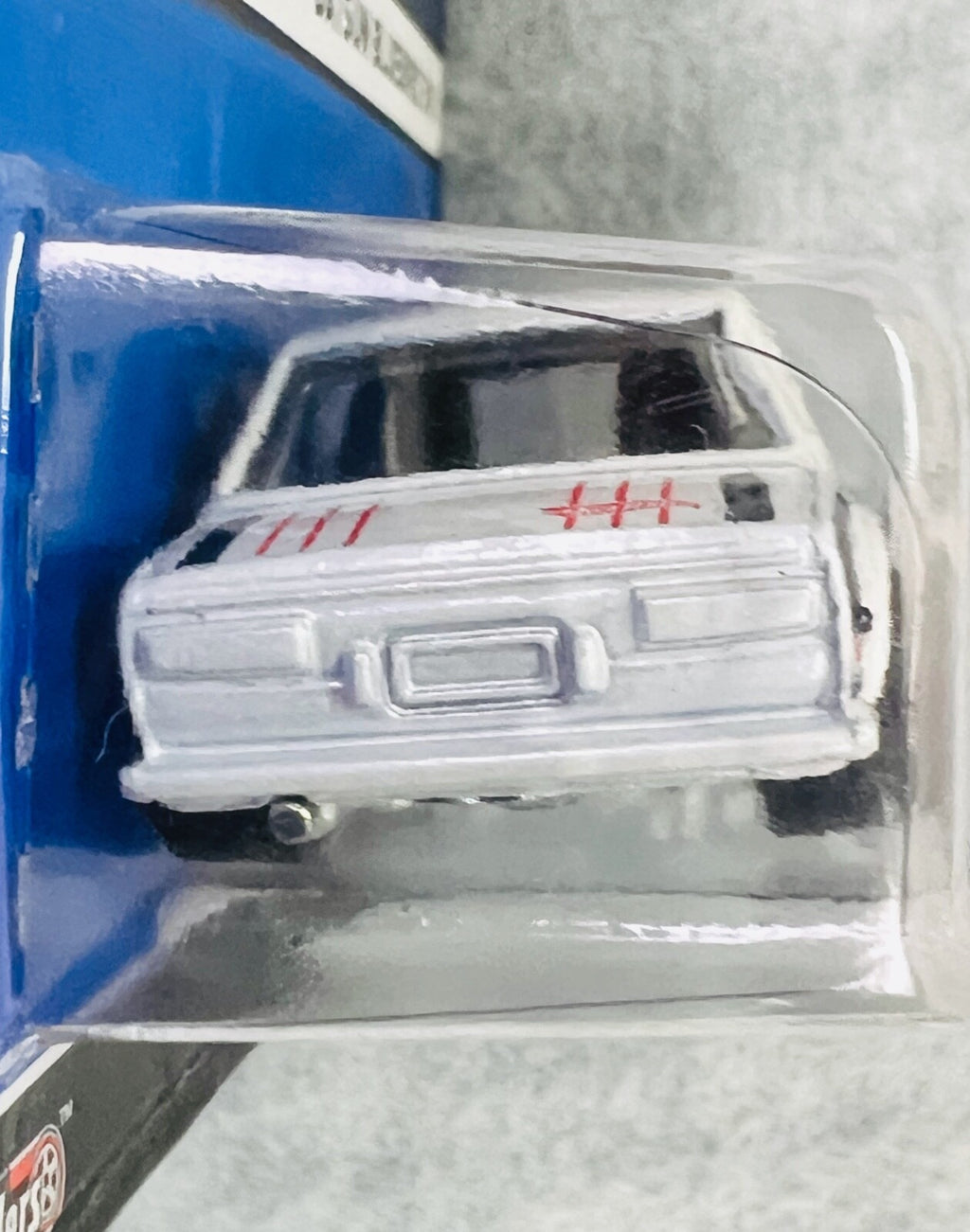 🎌🎌🎌Hot Wheels Nissan Datsun Bluebird 510 White w/Real Riders HW23🎌🎌🎌