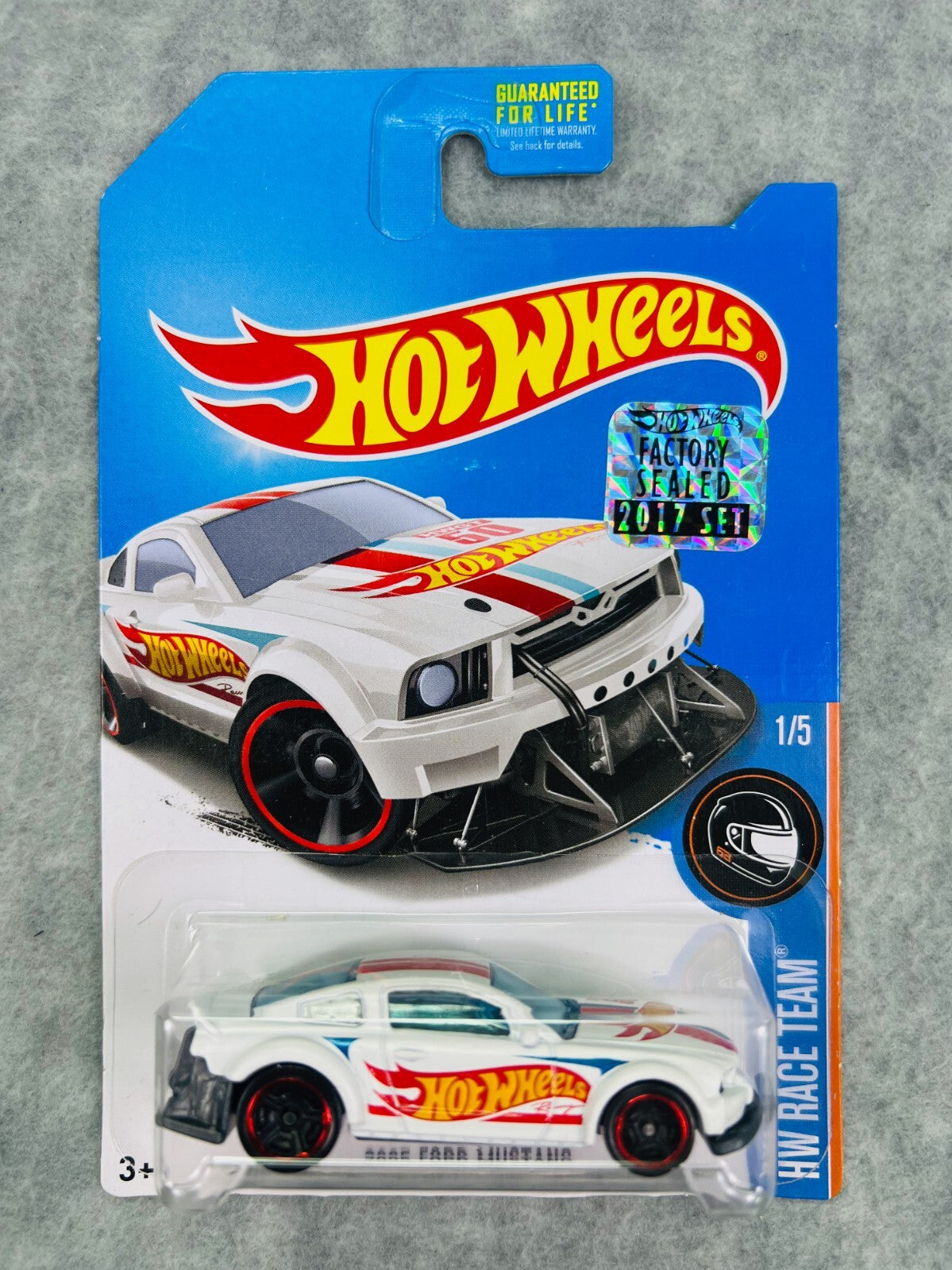 🇺🇸Hot Wheels  HW Race Team 2005 Ford Mustang WHITE FACTORY SEALED H25🇺🇸