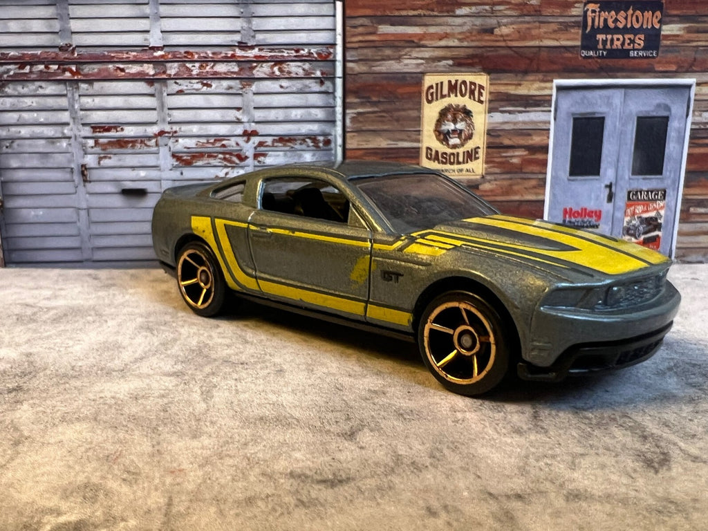 🇺🇸🇺🇸🇺🇸Hotwheels 2010 Ford Mustang GT Silver & Yellow C4🇺🇸🇺🇸🇺🇸