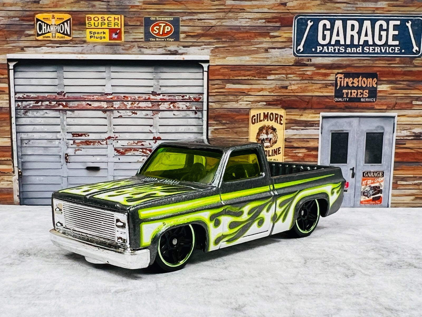 🔥🔥🔥Hot Wheels '83 Chevy Silverado Green New from 2024 HW Flames C5🔥🔥🔥