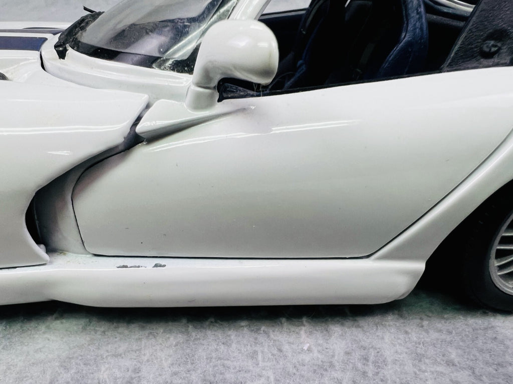 🏁🏁Maisto Dodge Viper GTS-R Special Edition White 1:18🏁🏁