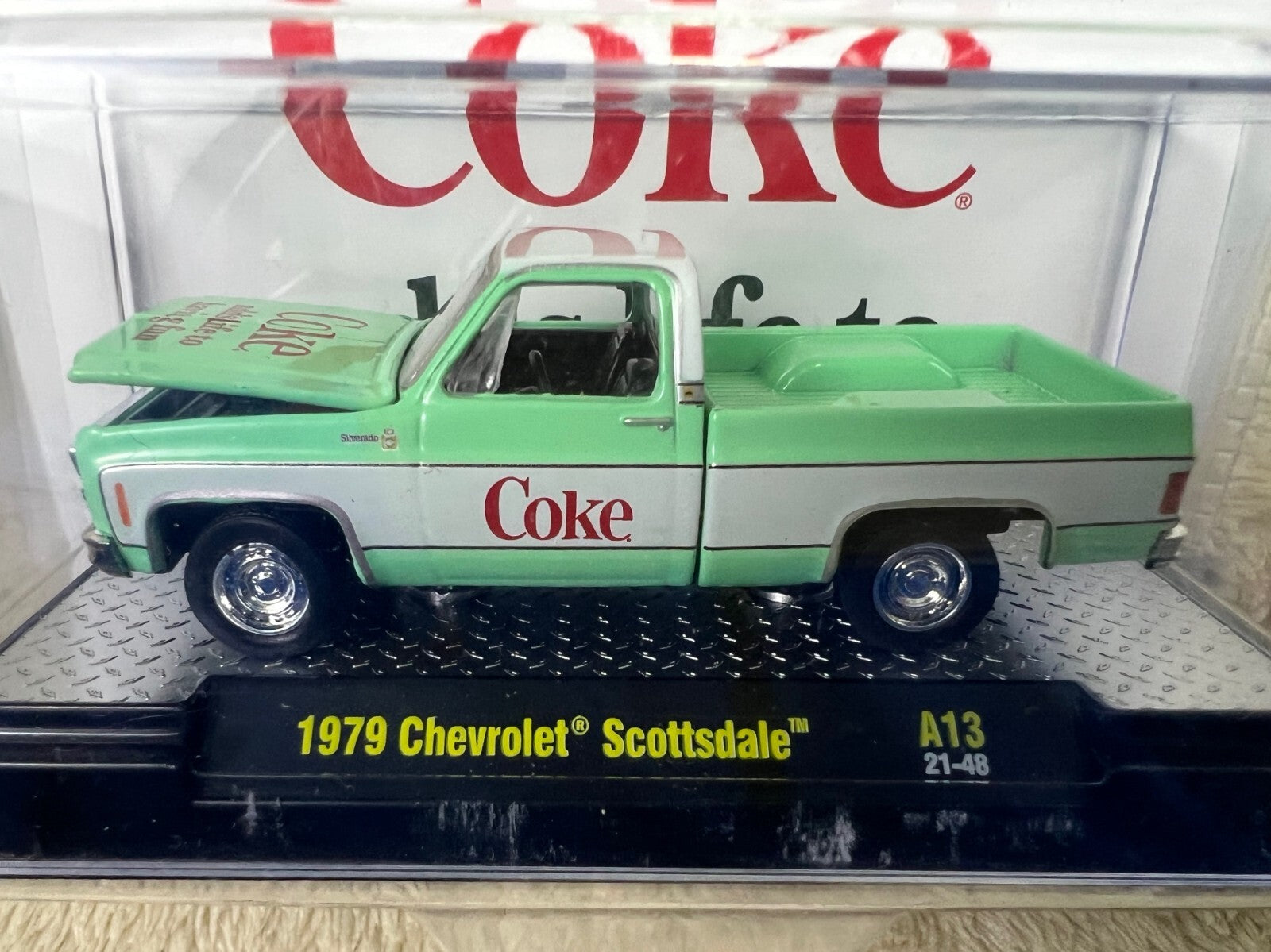 🔥🔥🔥M2 Machines Coca-Cola 1979 Chevrolet Scottsdale A13  21-48 HW15🔥🔥🔥