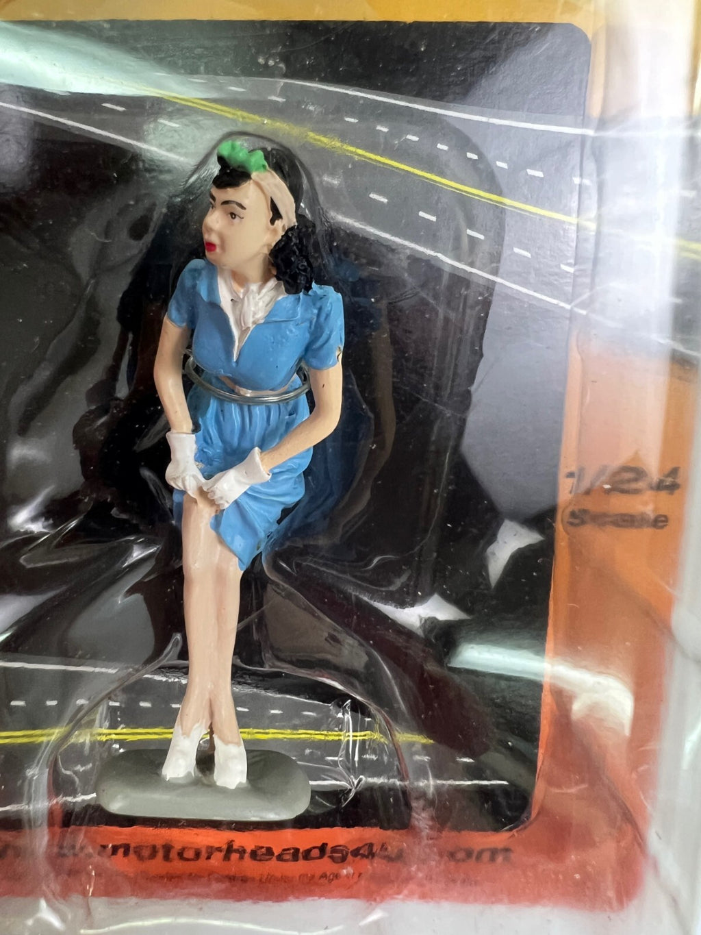 Trixie #344 FIGURINE 1/24 Motorhead Miniatures Display Hand Painted Fiqure 1:24