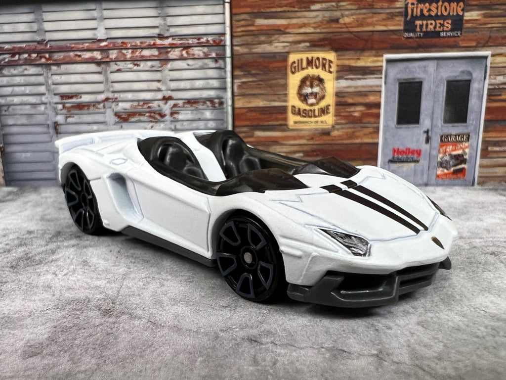 🇮🇹🇮🇹🇮🇹🇮🇹HOT WHEELS 2013 Lamborghini Aventador J White🇮🇹🇮🇹🇮🇹🇮🇹