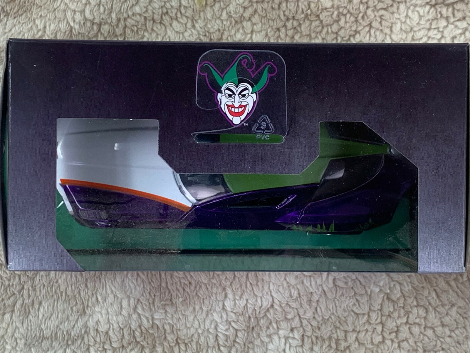 Jada Hollywood Rides DC Batman THE JOKER 2009 Chevy Corvette Stingray 1:32 HW04