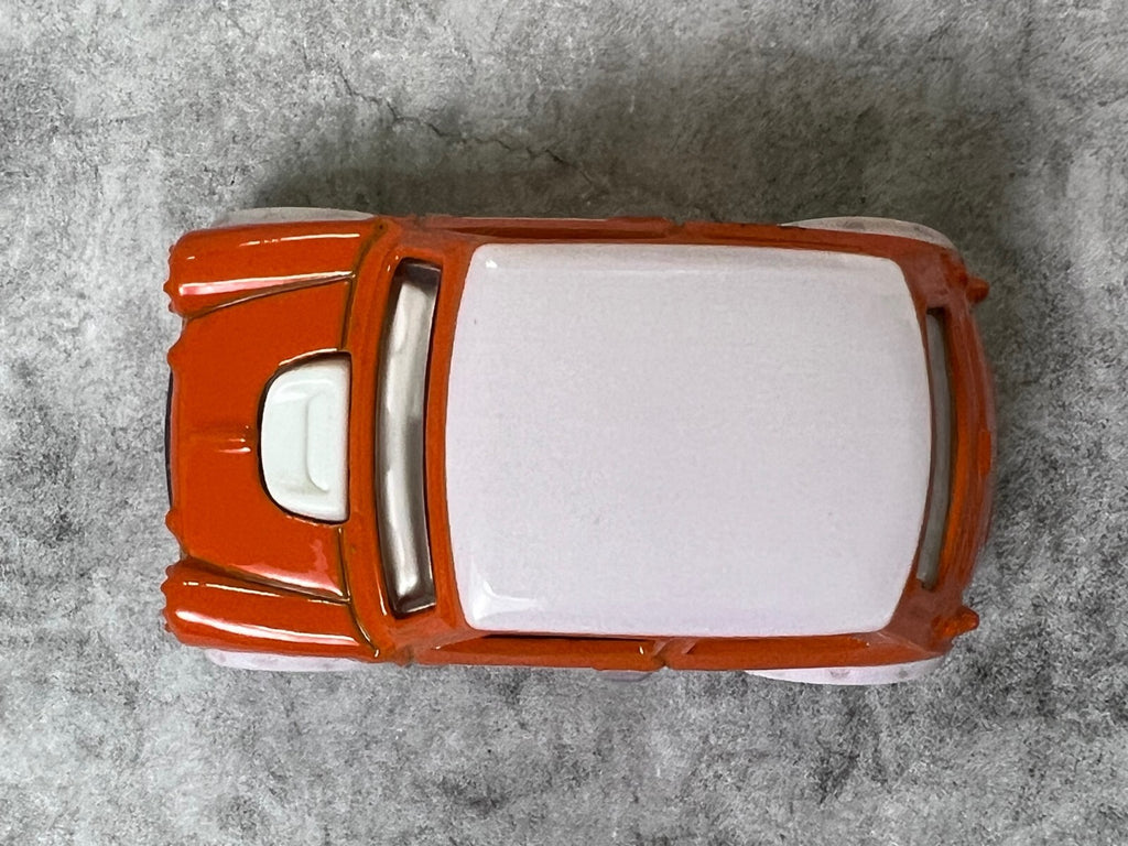 🇺🇸🇺🇸🇺🇸Hotwheels Morris Mini Castrol Orange C15🇺🇸🇺🇸🇺🇸