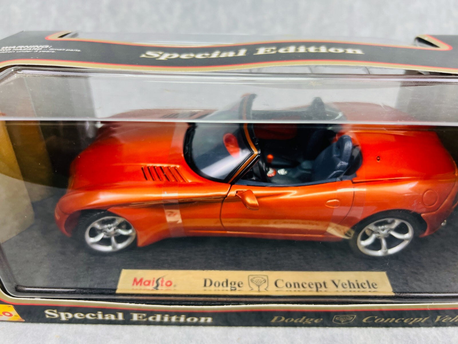 🇺🇸🇺🇸MAISTO Dodge Concept Vehicle Orange 1:18 Scale🇺🇸🇺🇸