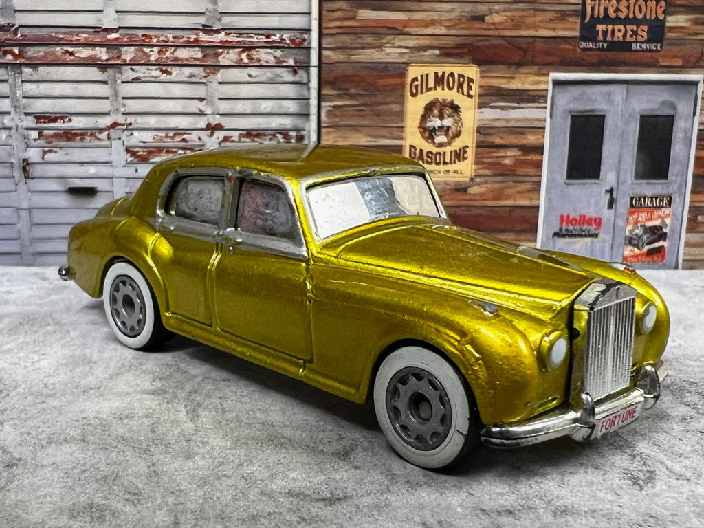 🔥🔥🔥Matchbox Rollsroyce Silver Cloud Gold 1/69 Scale C15🔥🔥🔥