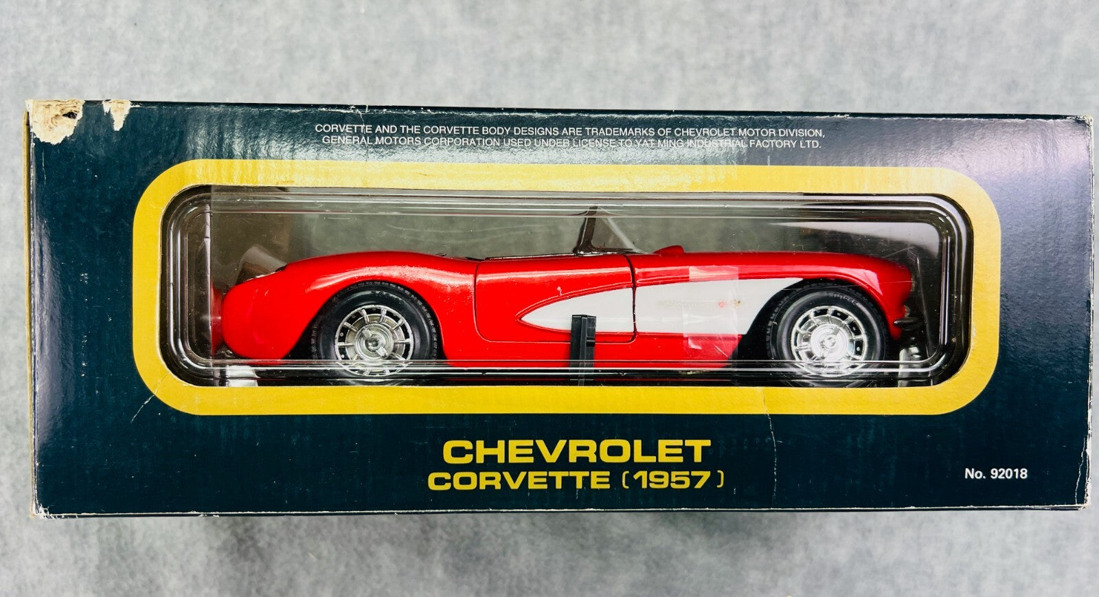 🇺🇸Road Tough 1957 Metal Collection Chevrolet Corvette 1:18 Diecast Car🇺🇸