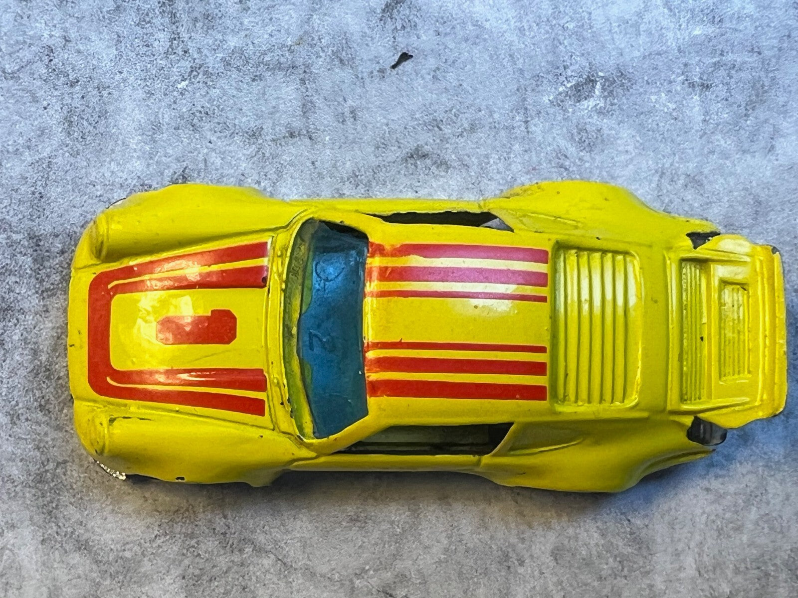 🇩🇪Vintage Unbranded Yellow Porsche Made in China 1:64 Scale model 672A C7🇩🇪