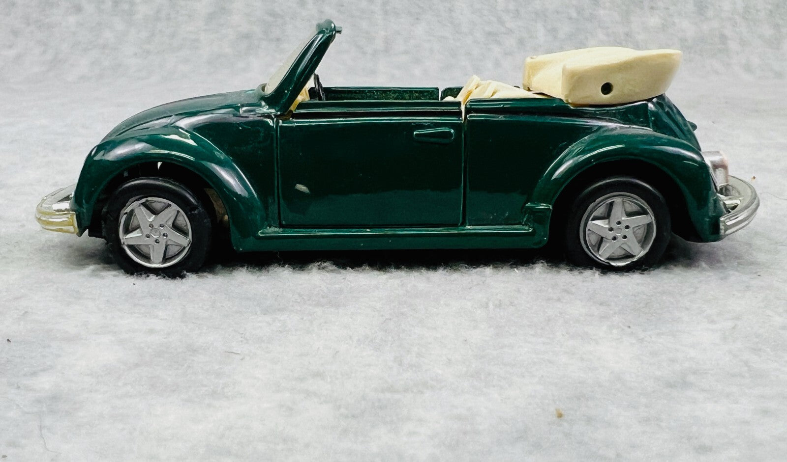 🇩🇪Maisto Diecast VW 1303 Cabriolet 1/36 Scale Motorized Pull-Back Action🇩🇪