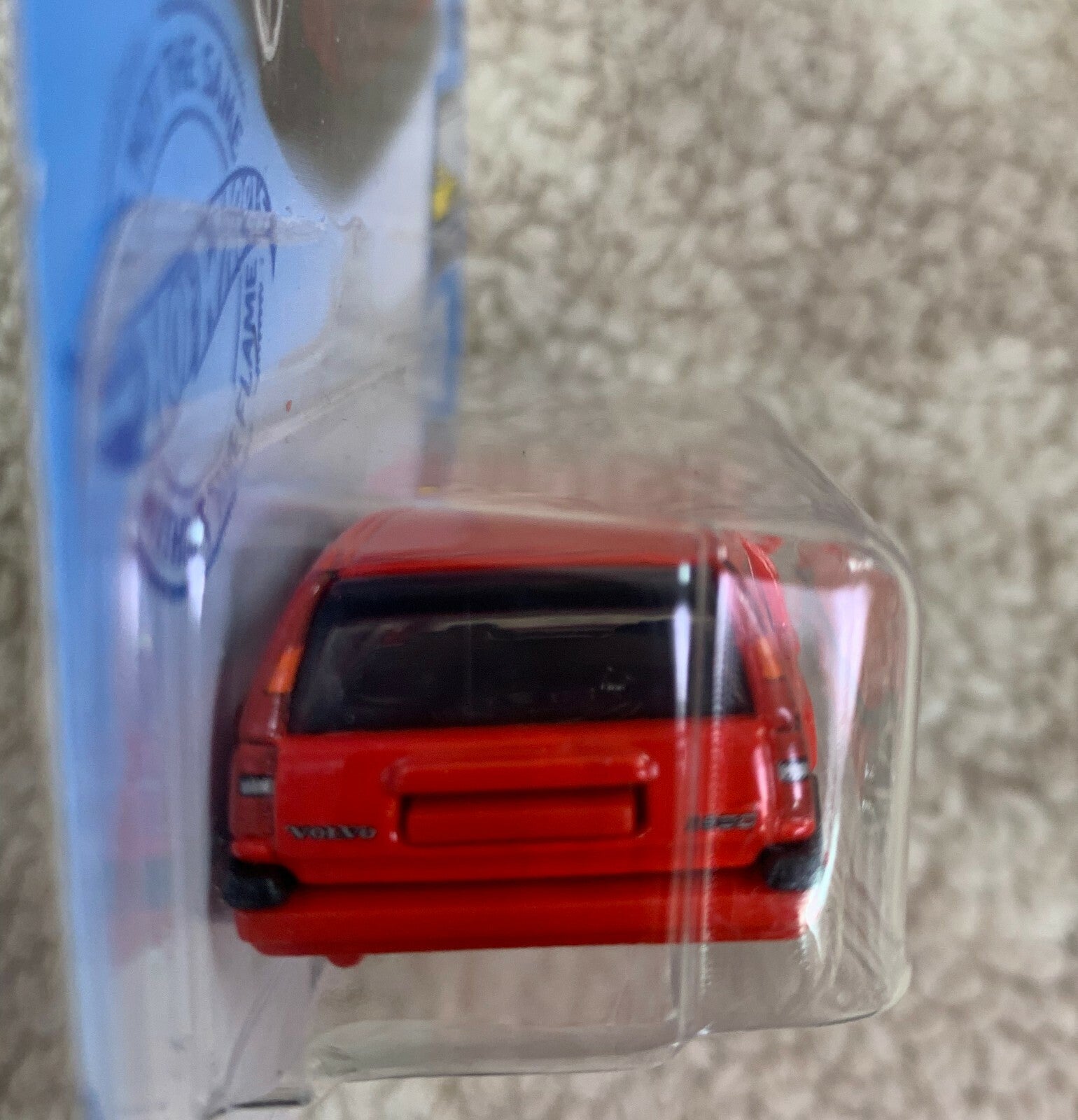 **Hot Wheels #43 Factory Fresh 2/10 VOLVO 850 ESTATE Red w/Chrome 10 Spoke HW05*