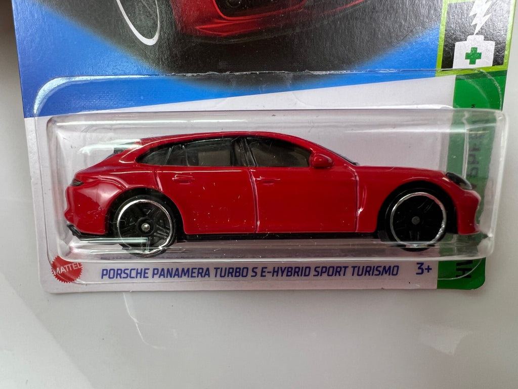 🔥🔥🔥Hot Wheels Porsche Panamera Turbo S E-Hybrid Sport Turismo HW06🔥🔥
