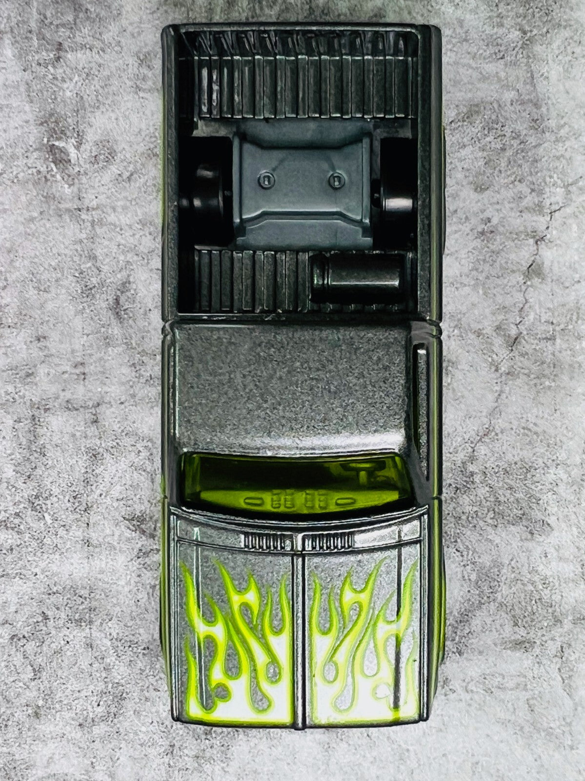 🔥🔥🔥Hot Wheels '83 Chevy Silverado Green New from 2024 HW Flames C5🔥🔥🔥