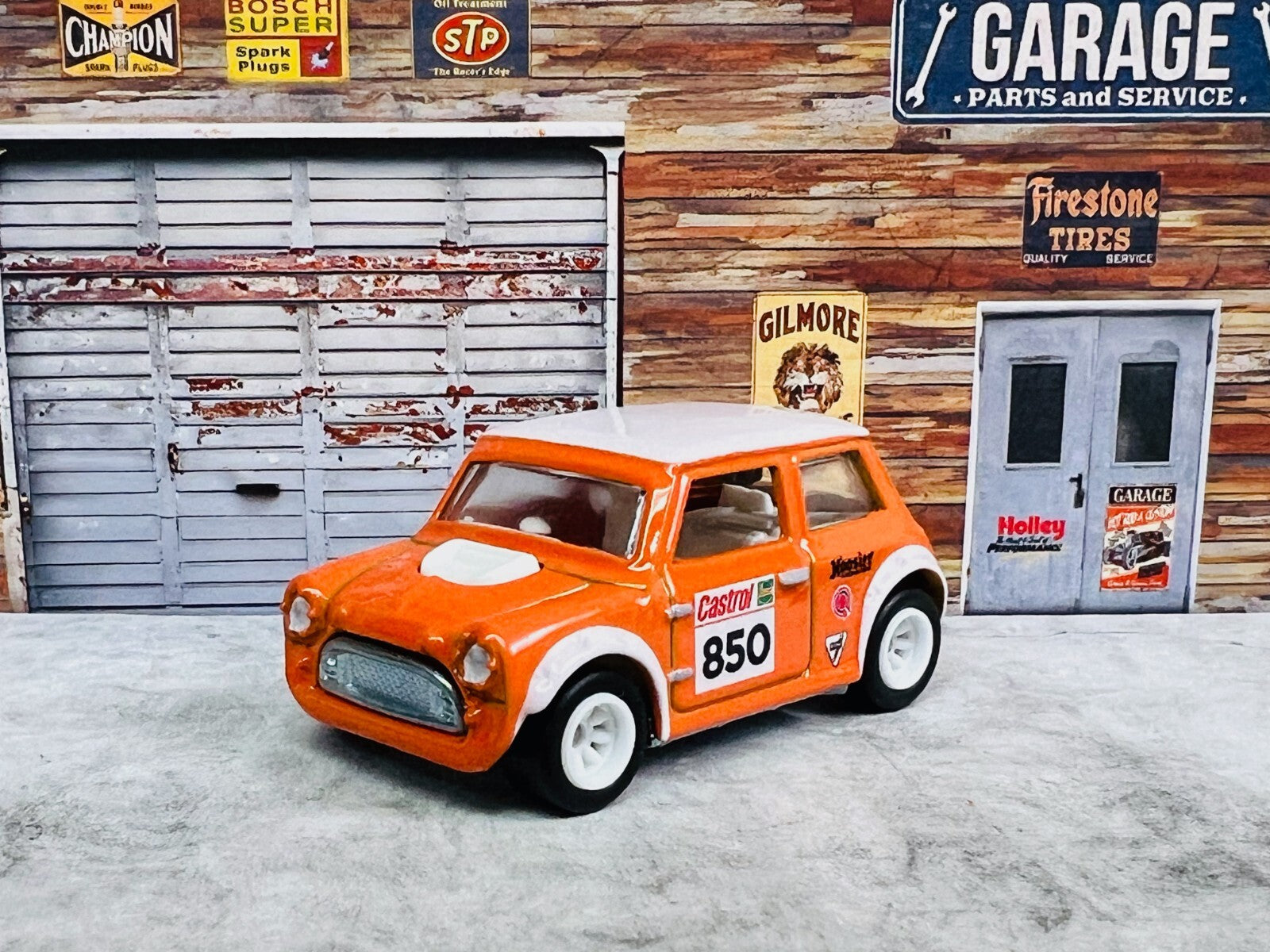 🇺🇸🇺🇸🇺🇸Hotwheels Morris Mini Castrol Orange C15🇺🇸🇺🇸🇺🇸