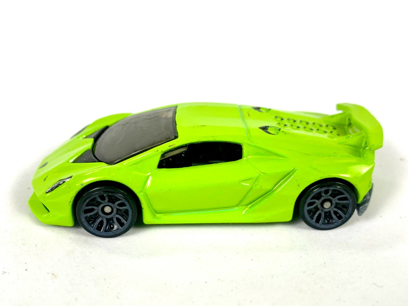 🔥🔥Hot Wheels HW Exotics Design Lamborghini Sesto Elemento Matte Green 🔥🔥