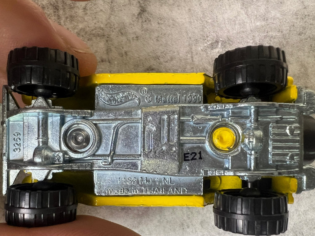 🔥🔥🔥Hot Wheels The Hot Ones Jeep Roll Patrol Yellow Chase 🔥🔥🔥