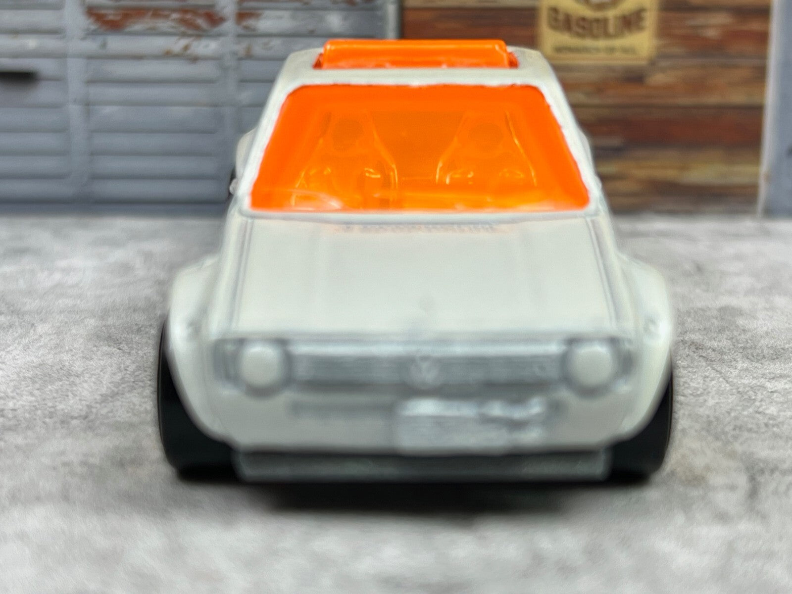 2018 Hot Wheels Volkswagen Caddy White HW HOT TRUCKS LOOSE