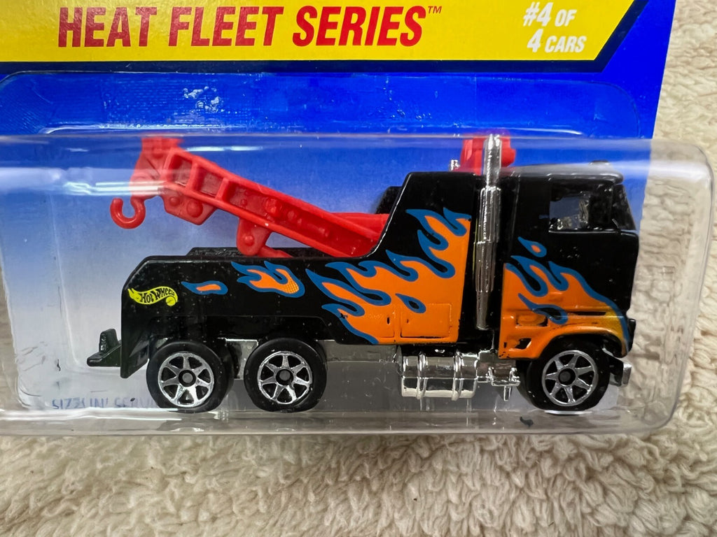 🔥🔥🔥Hot Wheels Heat Fleet Series Sizzlin’ Service 1:64 Black Truck HW19🔥🔥🔥