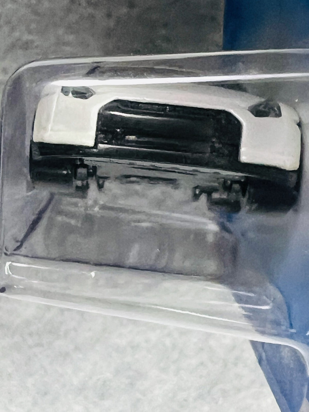 🎌🎌🎌Hot Wheels 2009 New Models 2009 Nissan GT-R in White H31🎌🎌🎌