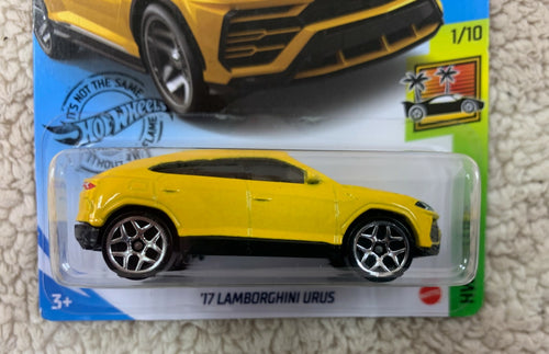 ***Hot Wheels Factory Fresh 1/10 - '17 Lamborghini Urus (Yellow) 213/250 HW05***