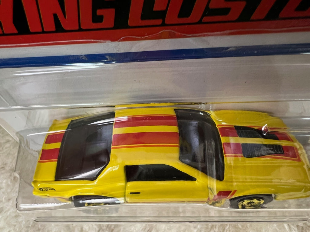 🇺🇸Hot Wheels Flying Customs  Yellow  '85 CHEVROLET CAMARO IROC-Z  HW19🇺🇸
