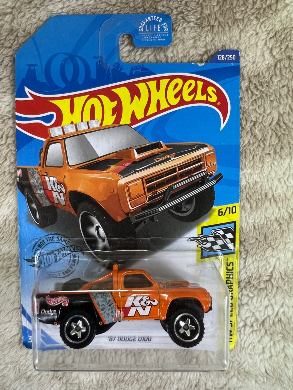 🔥🔥🔥Hot Wheels 2019 '87 Dodge D100 #128/250 Orange K&N HW19🔥🔥🔥