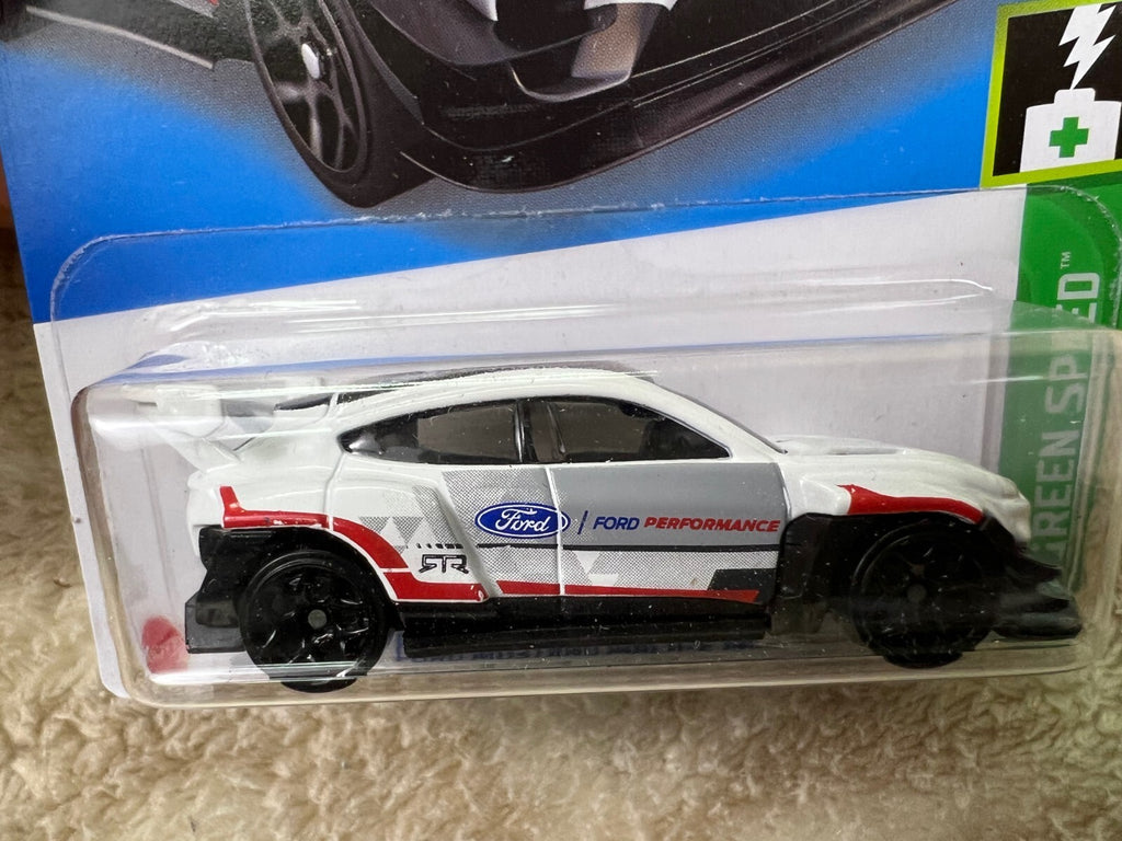 🐎🐎🐎Hot Wheels 2022 HW Green Speed White Ford Mustang Mach-E 1400 HW18🐎🐎🐎